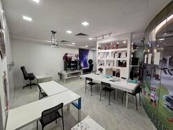 111 Somerset (D9), Retail #567494811